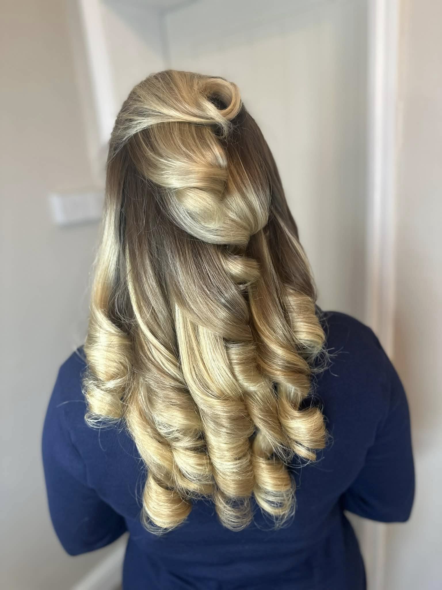 The CeCe Signature Curly Blow